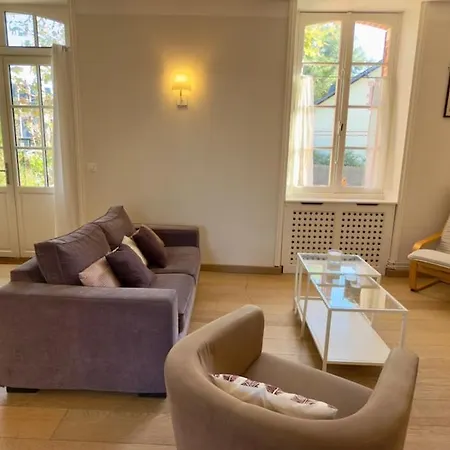 Bas De Maison Avec Cour Interieure - 10min A Pied De La * La Baule
