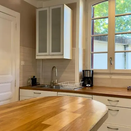 Apartamento Bas De Maison Avec Cour Interieure - 10min A Pied De La *
